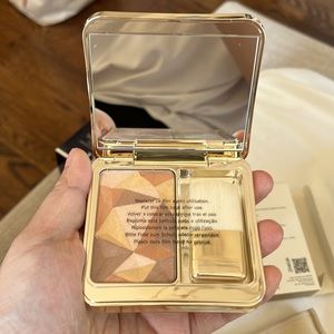 Never Used cle de peau THE LUMINIZING FACE ENHANCER #22